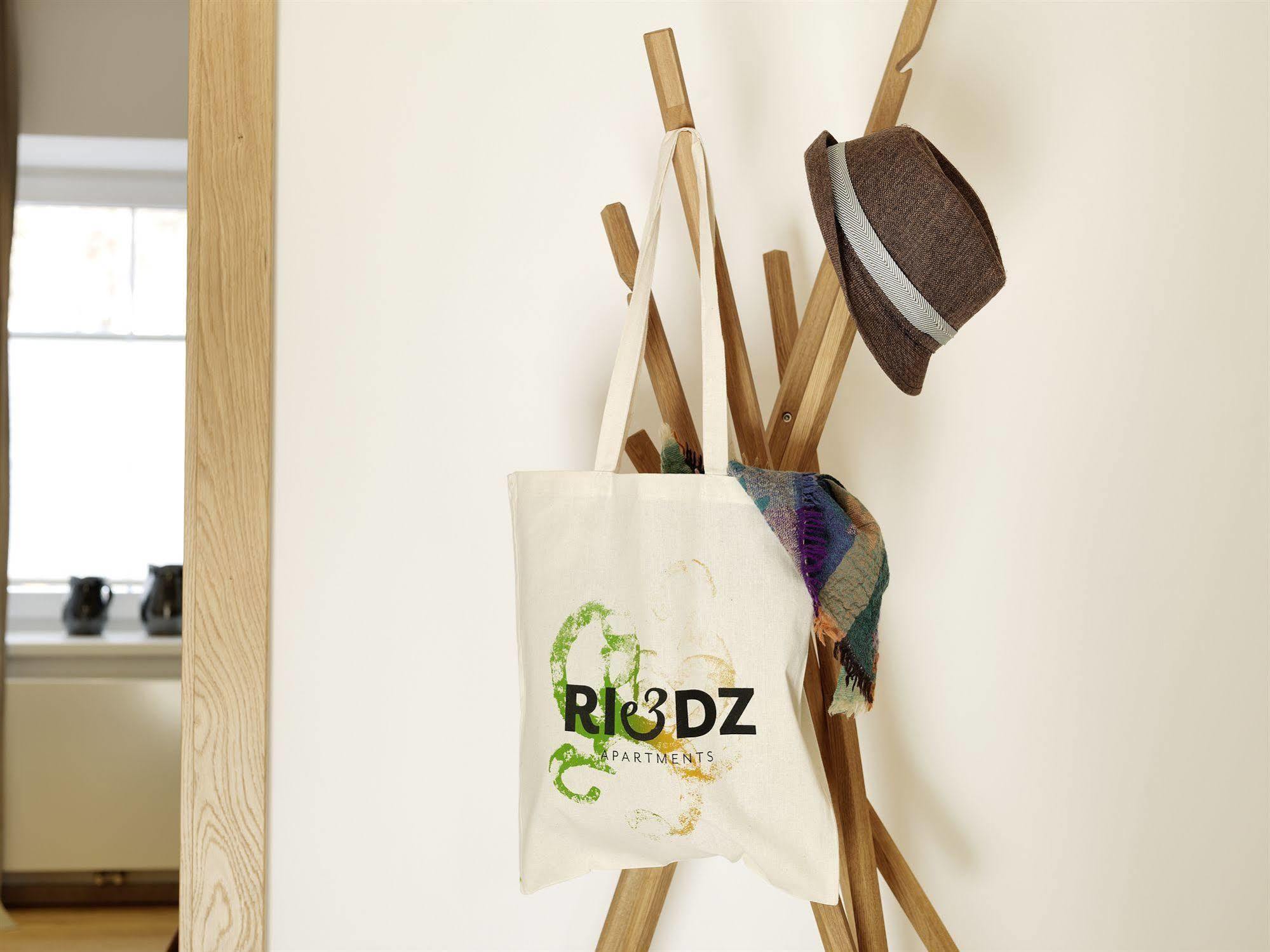 Riedz Innsbruck- Zentrales Apartmenthaus Mit Gruener Oase Apartment *