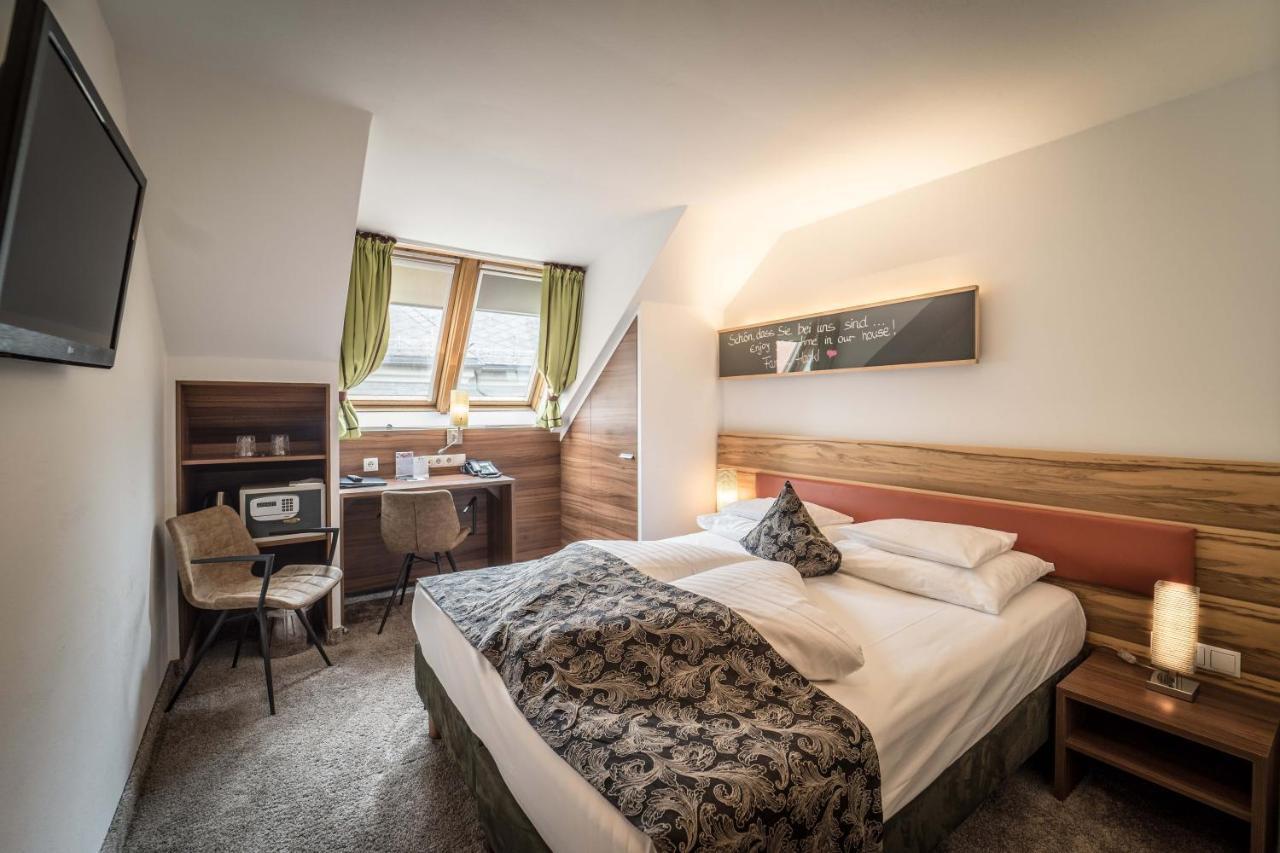 Hotel Goldener Adler, Bw Signature Collection 4*